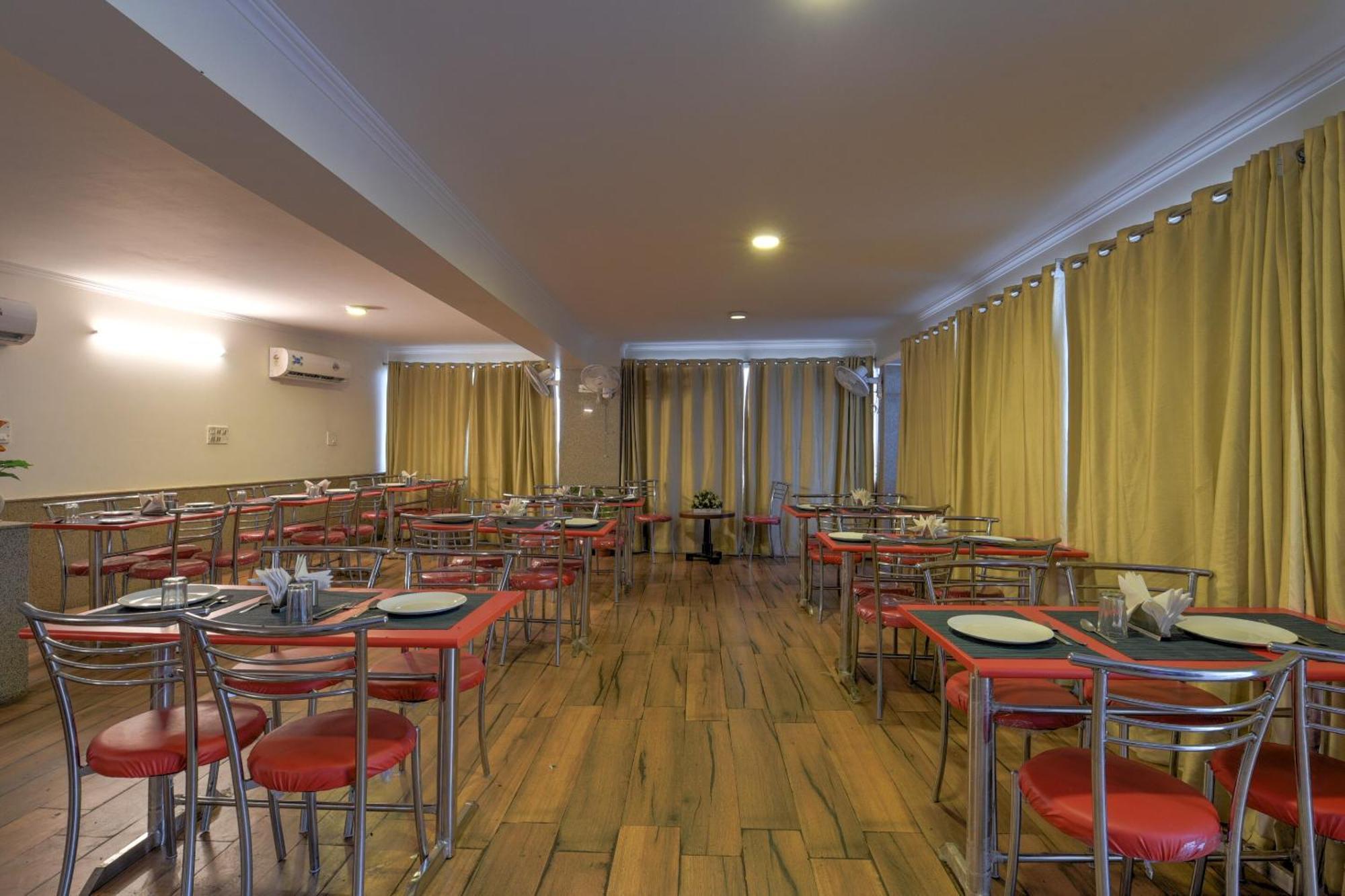 Airport Hotel Mahal Új-Delhi Kültér fotó