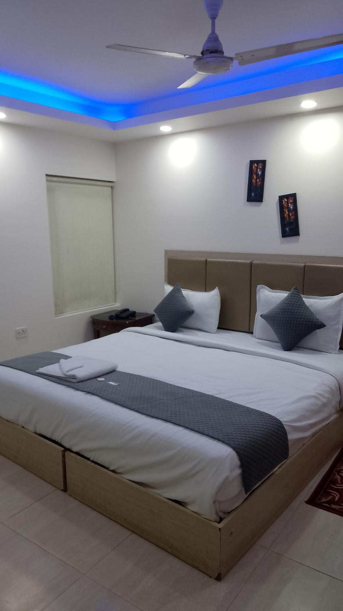 Airport Hotel Mahal Új-Delhi Kültér fotó