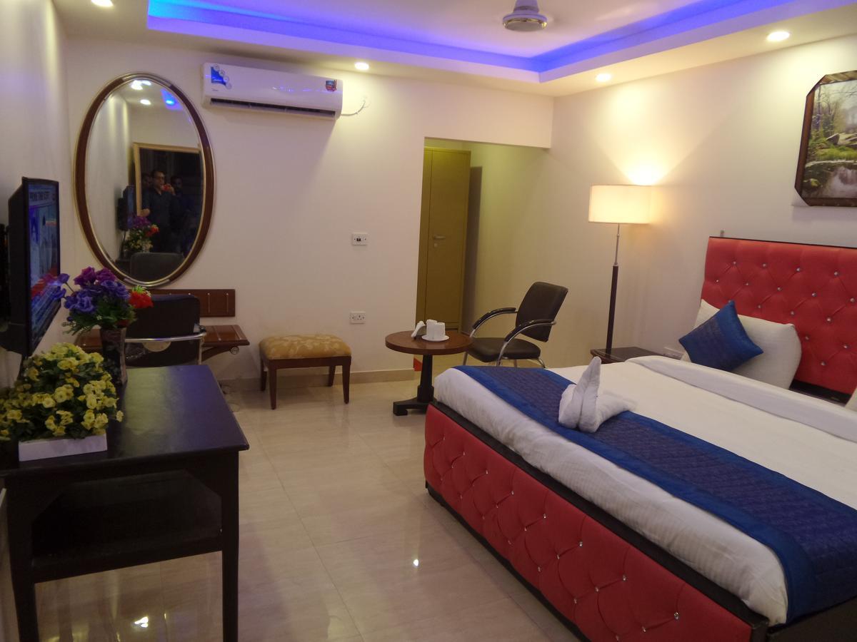 Airport Hotel Mahal Új-Delhi Kültér fotó